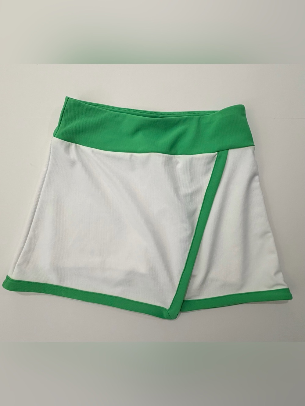 Green & White Tennis Golf Skort Size P/S Built-In Shorts - Picture 2 of 7